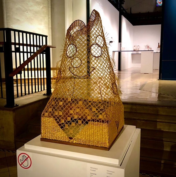 Stephen Pon, Orion de la série Constellation , 2020, Pâte de verre à la cire perdue. Collection de l'artiste.